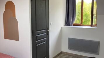 1 habitación y ropa de cama