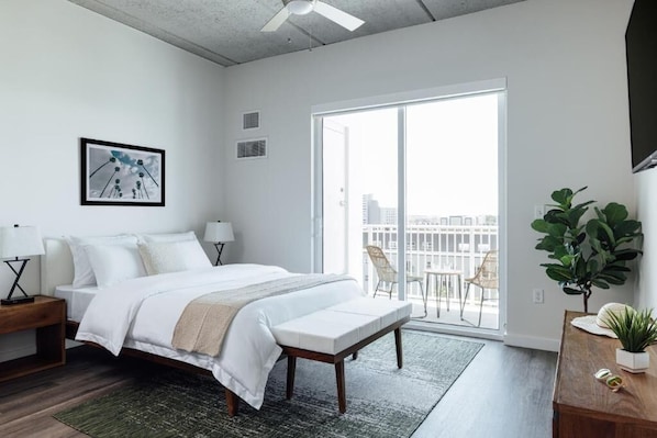 1 habitación, tabla de planchar con plancha, wifi y ropa de cama