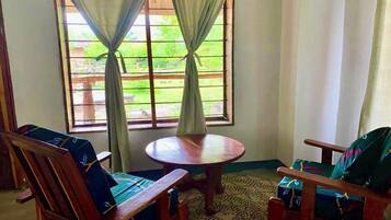 컴포트 샬레, 싱글침대 2개, 전용 욕실, 정원 | 이집트산 면 시트, 고급 침구, 오리/거위털 이불, 필로우탑 침대