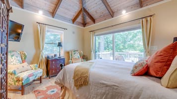 6 Schlafzimmer, Schreibtisch, Bügeleisen/Bügelbrett, Reisekinderbett