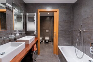 Douche, sèche-cheveux