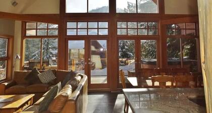 Big Red Lodge Red Mountain