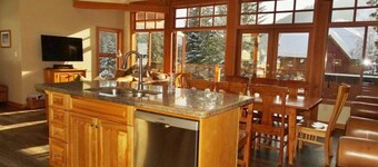 Big Red Lodge Red Mountain