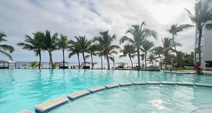 Luxury Beachfront 2 Bedroom Apt, Check in 24H