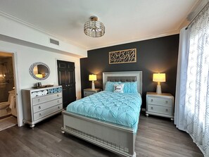 1 bedroom, iron/ironing board, WiFi, bed sheets - New rental. Clean. Steps to beach. Direct pool access. Close to everything. (Galveston)
