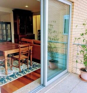 Outdoor dining - Braga exclusive flat with pool and gardens (Braga)