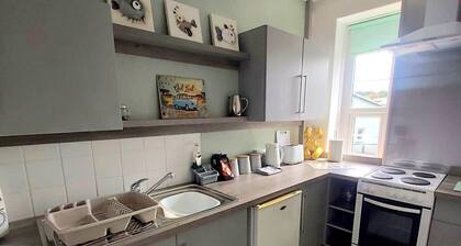 Cosy light and spacious apartment in the heart of Stratton