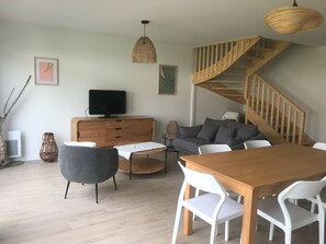 TV - BETWEEN PINES AND OCEANS, IDEAL FOR FRIENDS AND FAMILY (Léon)