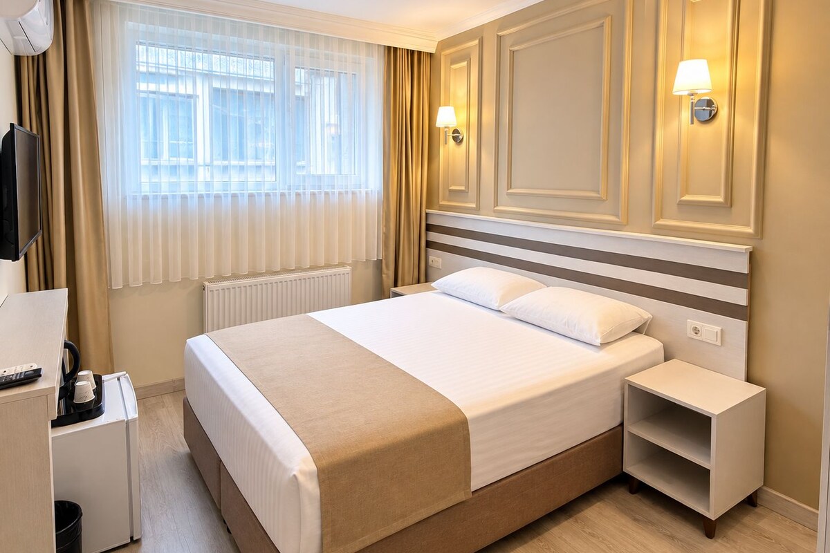 Economy Double Room | Desk, laptop workspace, soundproofing, WiFi (free)