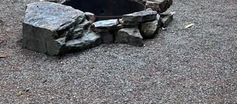 Up River Getaway. Complete 30/50 RV Site. Hike, Fish, Float, Relax!