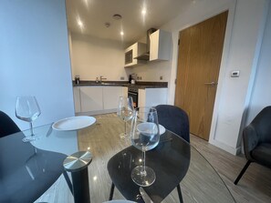 Apartment | Dining - Stunning 1-bed Apartment in Salford (Salford)