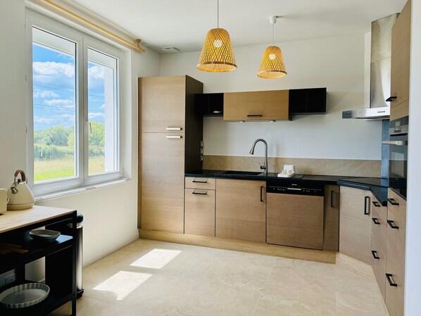 Fridge, microwave, oven, stovetop - Bord de Mer, Bretagne sud (Névez)