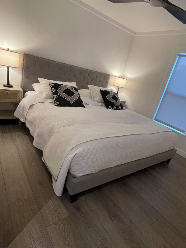 2 bedrooms, iron/ironing board, free WiFi, bed sheets - Wine Country Trail, Gated, View, 2BR Guest House & Patio (Paso Robles)