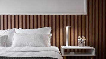 2 bedrooms, in-room safe, iron/ironing board, free WiFi