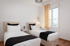3 slaapkamers, een kluis op de kamer, een strijkplank/strijkijzer