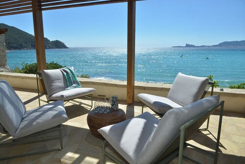 Renovated waterfront house (sleeps 6) - St Cyr/mer