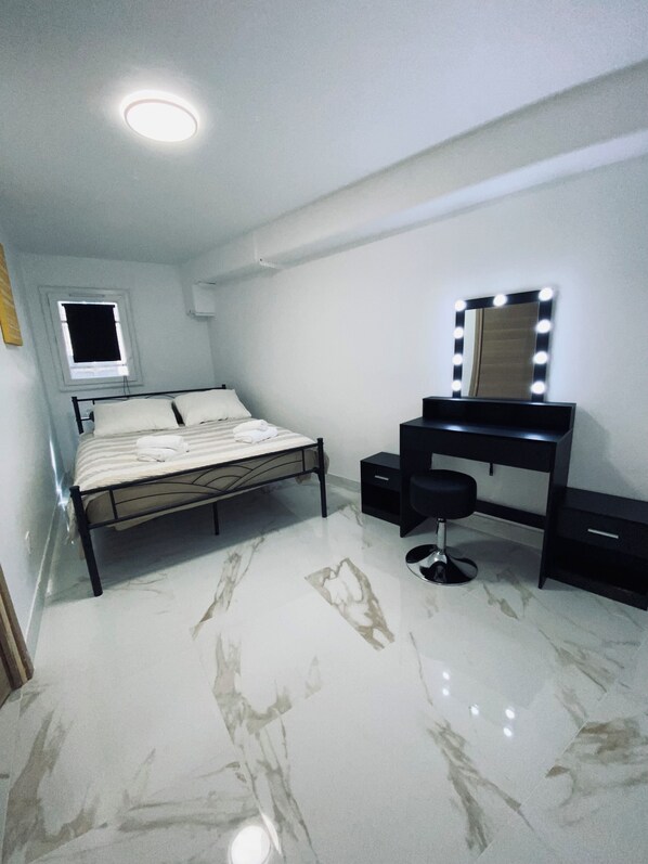 1 camera, ferro/asse da stiro, Wi-Fi, lenzuola