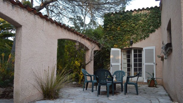 Terrace/patio - Traditional Provencal house (Saint-Raphaël)