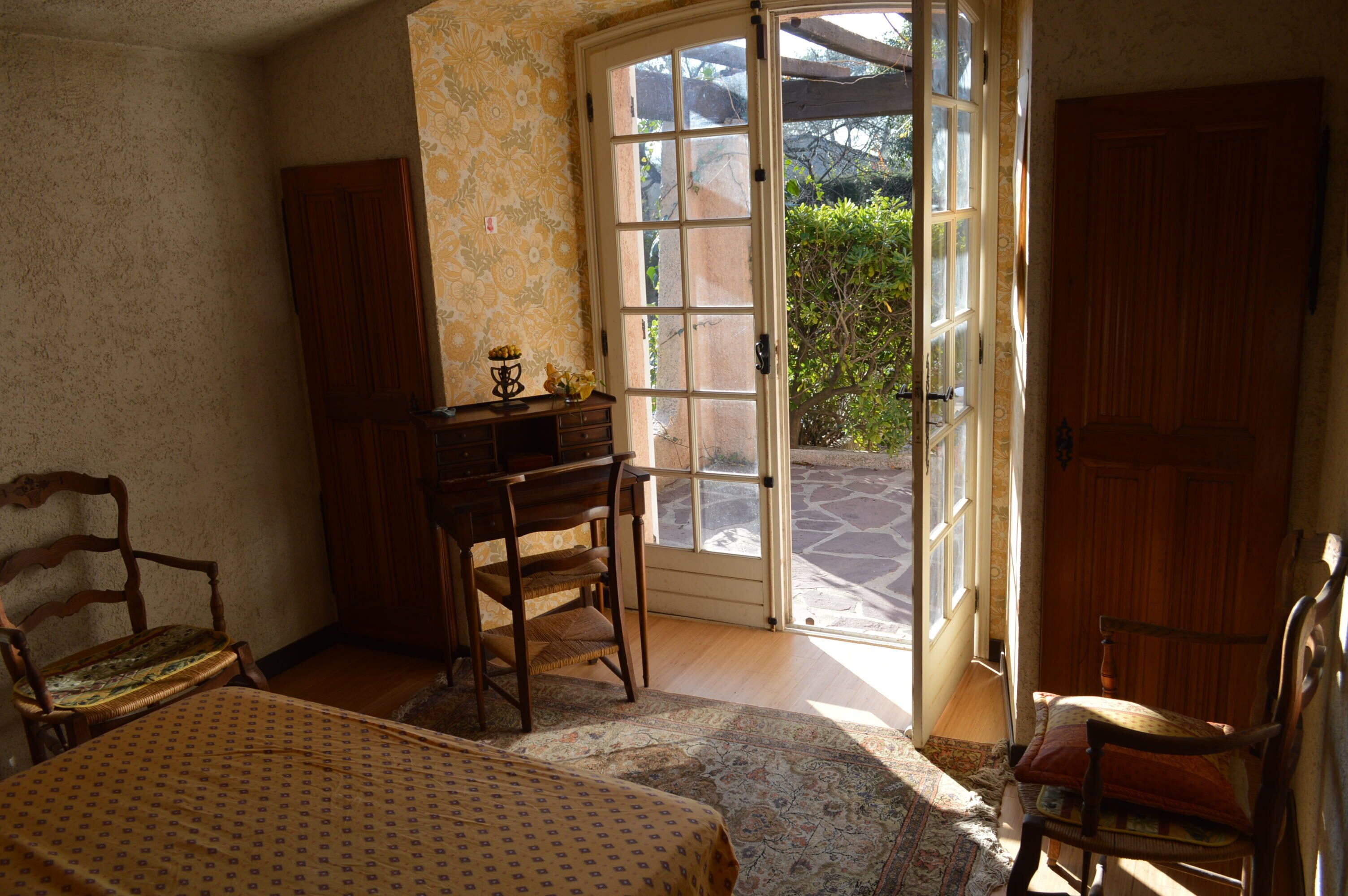 3 chambres, fer et planche à repasser, Wi-Fi, draps fournis