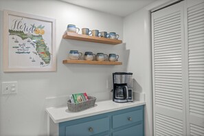 Interior - Reserve your stay today! Canal-front rental with a boat dock available. (Crystal River)