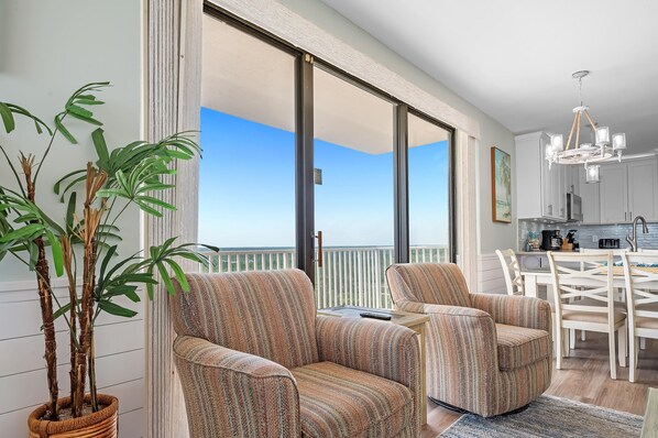Apartamento, varias camas (Romar Place 1106) | Interior