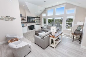 TV, fireplace