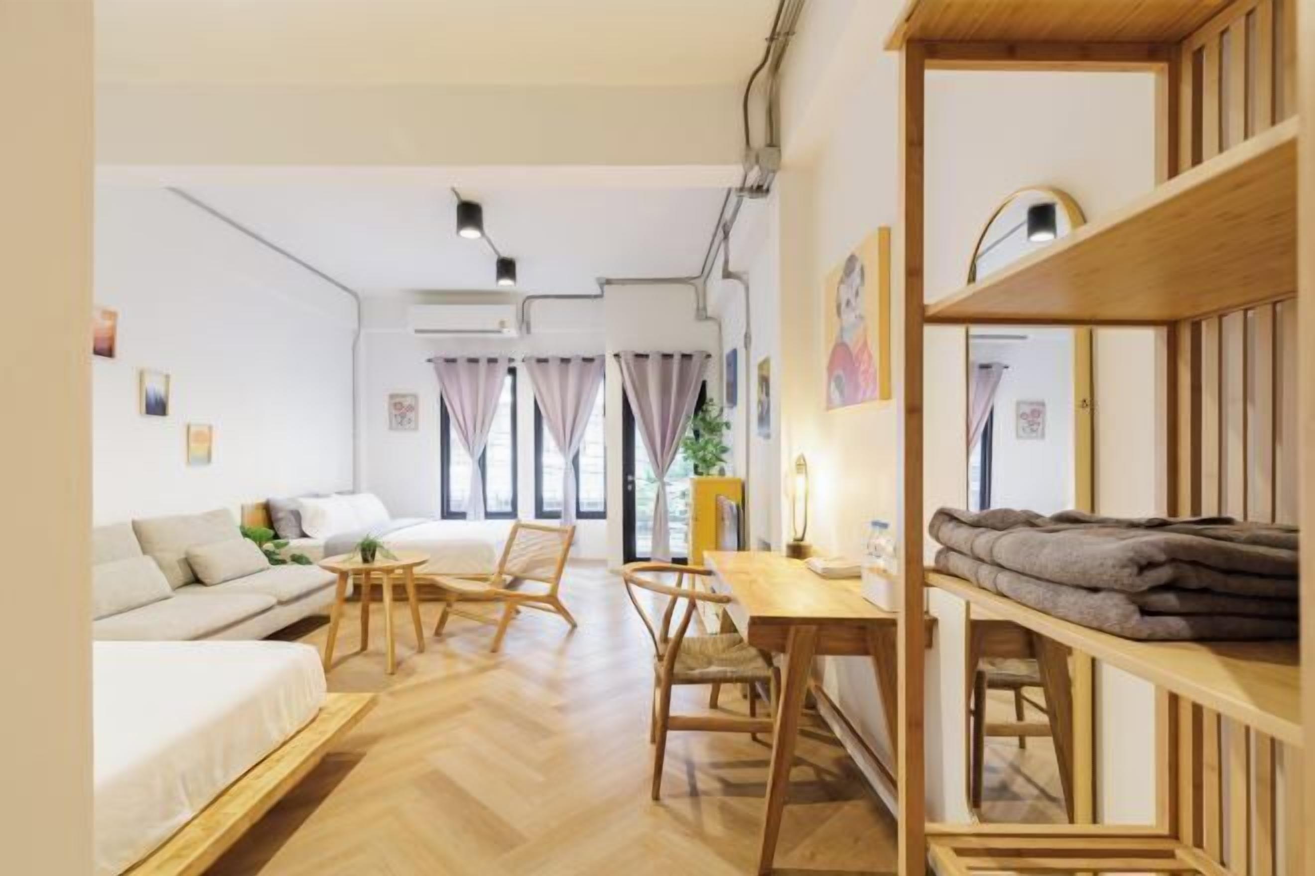 Premium bedding, desk, laptop workspace, free WiFi