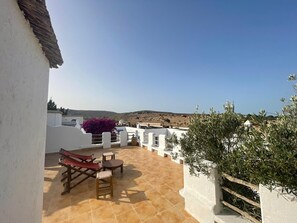 Comfort Double Room, 1 Double Bed | Terrace/patio - Tasguayan (Tafedna)