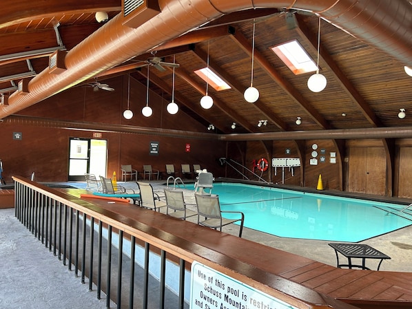 Indendørs pool, udendørs pool