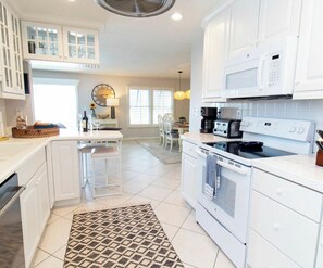 Micro-ondas, fogão, cooktop, lava-louças