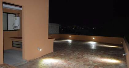 Octava de Orquideas 513. Casa con estacionamiento y terraza