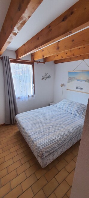 3 bedrooms, iron/ironing board, WiFi