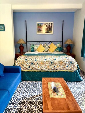 Lapiz Lazuli Queen Suite