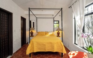 Emerald Matrimonial Suite | Cofres nos quartos, escrivaninha, espaço de trabalho para notebook
