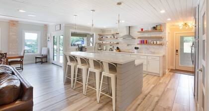 Luxury Family Retreat w/Heated Pool by Lake Travis