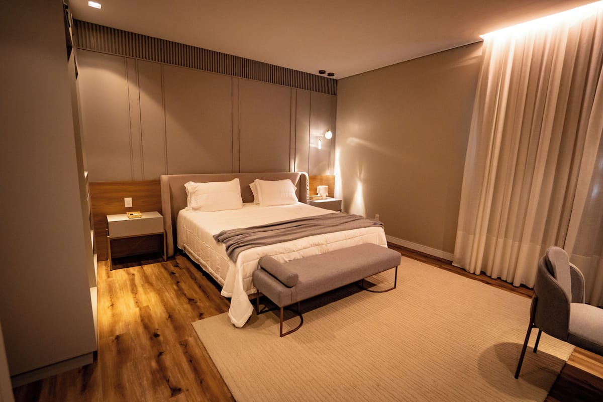 ห้องคอมฟอร์ทสวีท, ห้องน้ำส่วนตัว, วิวสวน | 1 ห้องนอน, มินิบาร์, ตู้นิรภัยในห้องพัก, โต๊ะทำงาน