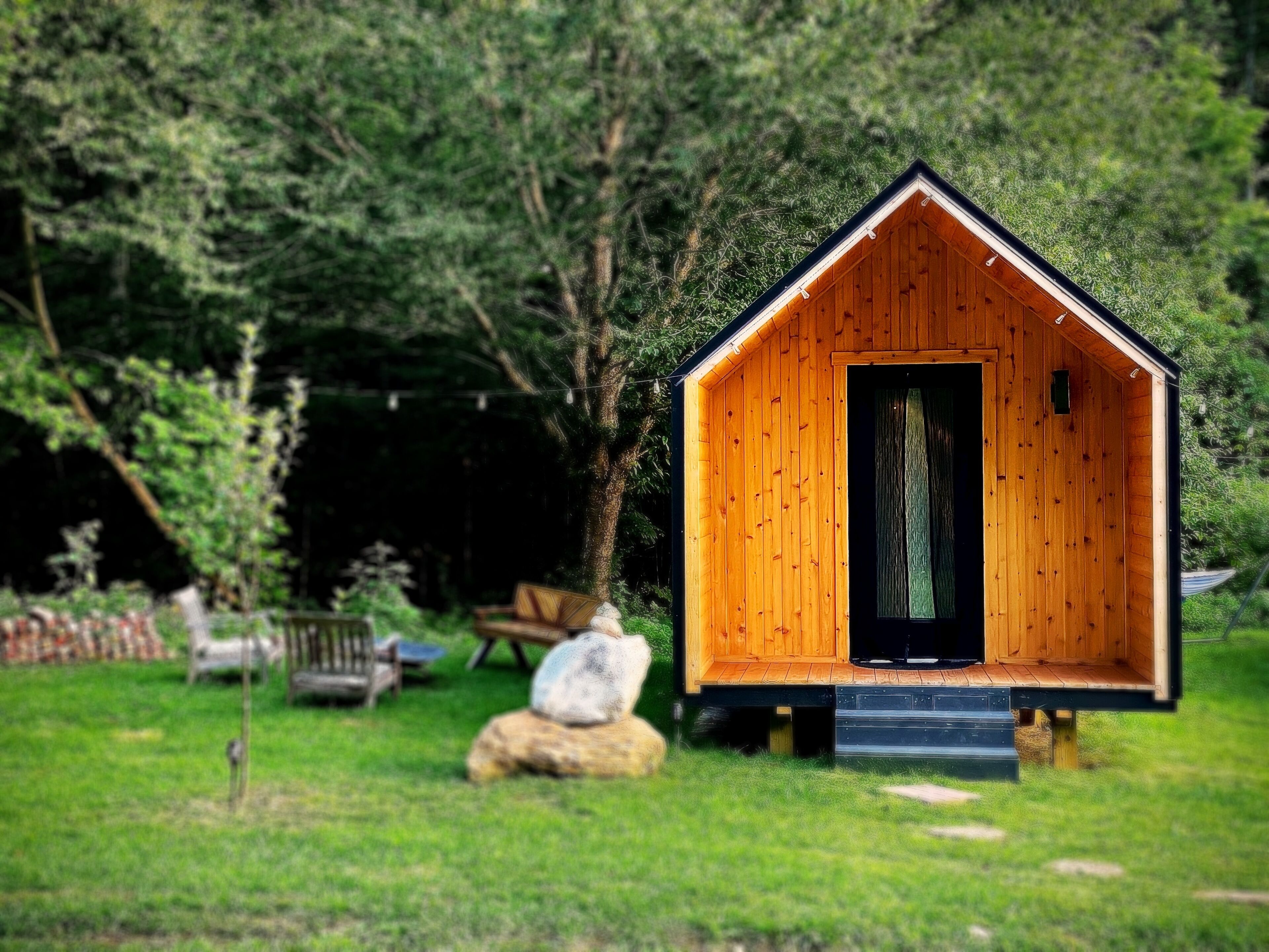 Escape to Nature: Family-Friendly Blue Ridge Mountains Creekside Cabin