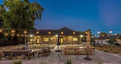 Private Villa on 4.3 Acre Estate Pool + Hot Tub + Yoga Room Close to Sonoma DT