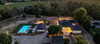 Private Villa on 4.3 Acre Estate Pool + Hot Tub + Yoga Room Close to Sonoma DT