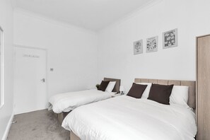 1 bedroom, iron/ironing board, WiFi, bed sheets - Brixton Cosy Inn (London)