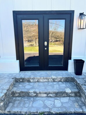 Exterior detail - Beautiful MoonLight Cabin (Canyon Lake)