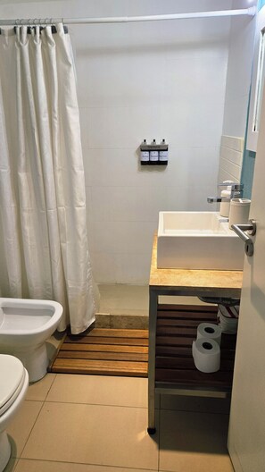 Shower, hair dryer, bidet, towels - Sunrise in front of the Beagle Channel, everything close by! (Ushuaia)