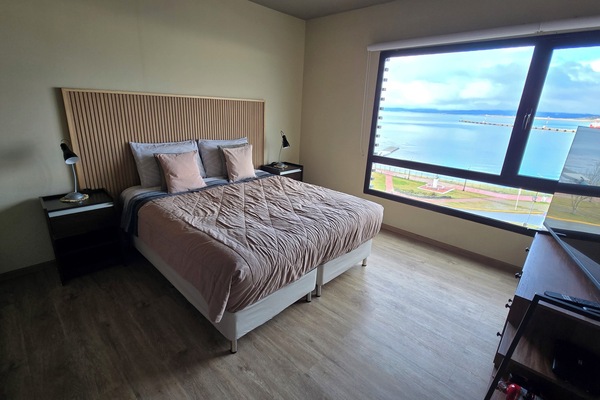 1 slaapkamer, een strijkplank/strijkijzer, gratis wifi, beddengoed