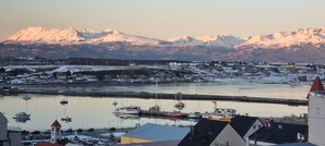 View from property - Sunrise in front of the Beagle Channel, everything close by! (Ushuaia)