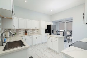 Fridge, microwave, oven, stovetop - New - Gorgeous Historic Home near downtown (San Antonio)