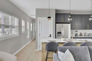 Interior - Modern Apartment with Rooftop (Jacksonville Beach)