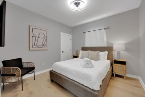 2 chambres, fer et planche à repasser, Wi-Fi gratuit, draps fournis