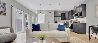 Modern Apartment with Rooftop