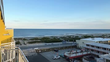 家庭套房, 阳台, 海滩景观 | 露台