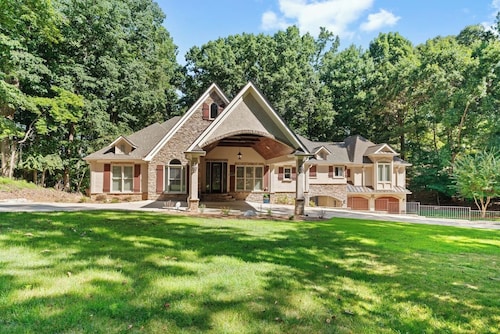 Large Luxury Lake Home with Private Dock, Pet Friendly, Hot Tub